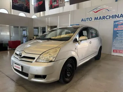 Usata Toyota Corolla Verso Luna 110 CV (80 kW) 2005 Argento Monovolume