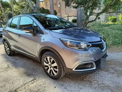 Usata Renault Captur 90 CV (66 kW) 2016 Grigio SUV
