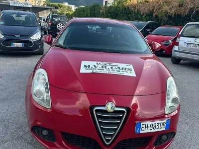 Usata Alfa Romeo Giulietta Exclusive 105 CV (77 kW) 2011 Rosso Utilitaria