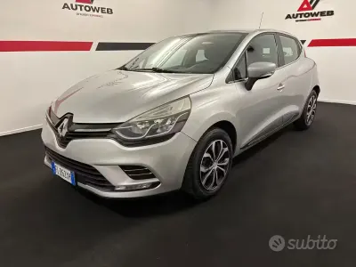 Usata Renault Clio IV Intens 90 CV (66 kW) 2017 Grigio Berlina