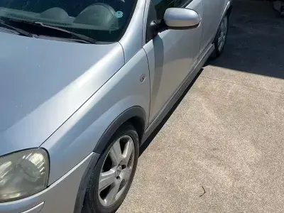 Usata Opel Corsa 69 CV (50 kW) 2005 Utilitaria