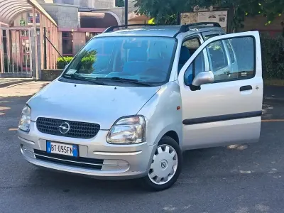 Usata Opel Agila Comfort 75 CV (55 kW) 2001 Argento Monovolume