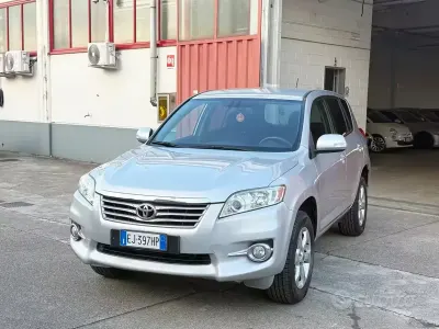 Usata Toyota RAV4 150 CV (110 kW) 2011 Grigio SUV