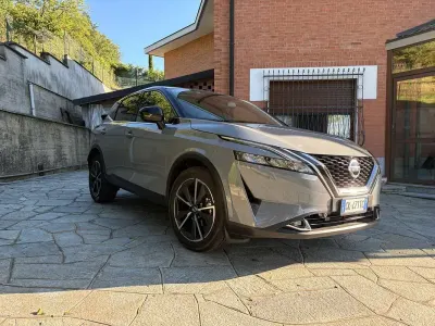 Usata Nissan Qashqai Tekna 140 CV (102 kW) 2022 Grigio SUV