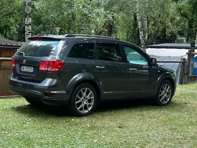 Usata Fiat Freemont Lounge 140 CV (102 kW) 2014 Grigio SUV