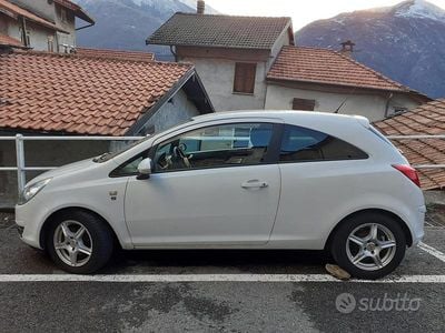 Usata Opel Corsa 2010 Bianco Utilitaria