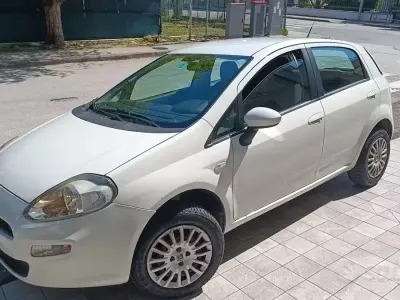 Usata Fiat Grande Punto 77 CV (56 kW) 2013 Bianco Utilitaria