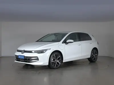 Käytetty VW Golf VIII Style 204 HP (150 kW) 2025 Valkoinen