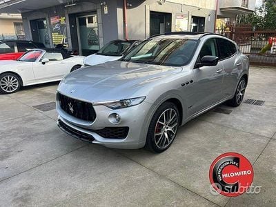 Usata Maserati Levante 275 CV (202 kW) 2017 Grigio SUV