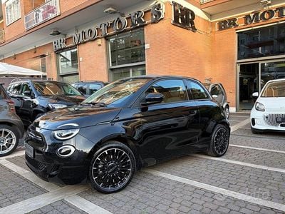 Usata Fiat 500e Icon 42 kW (58 CV) 2023 Nero Cabrio