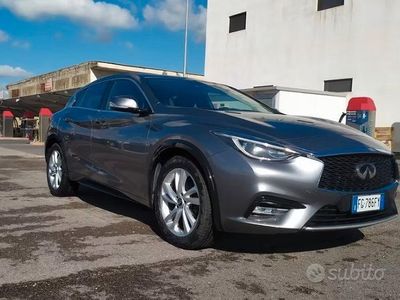 Infiniti Q30