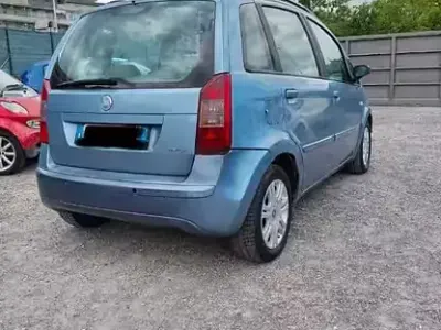 Usata Fiat Idea 69 CV (50 kW) 2005 Bluazzurro Monovolume