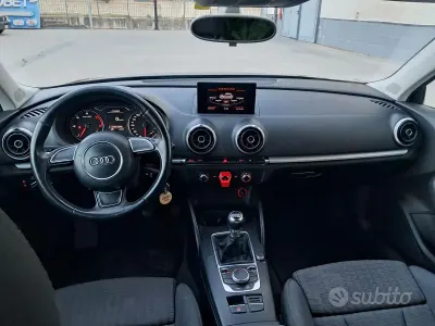 Käytetty Audi A3 Ambiente 116 HP (85 kW) 2013 Musta Sedan