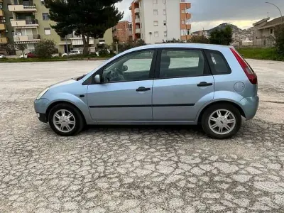 Begagnad Ford Fiesta Zetec 68 HK (50 kW) 2004 Other Halvkombi