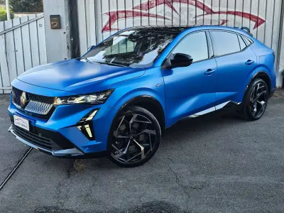 Usata Renault Rafale 150 CV (110 kW) 2024 Blu sommit SUV