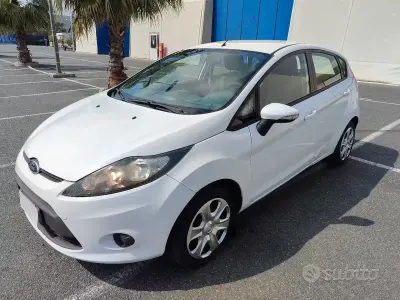 Second-hand Ford Fiesta Titanium 80 CP (58 kW) 2009 Alb Hatchback