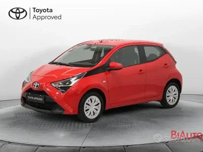 Usado Toyota Aygo X-play 72 HP (52 kW) 2019 Vermelho Citadino