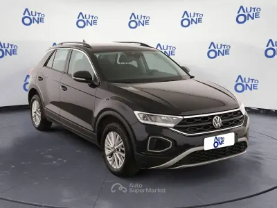 Usata VW T-Roc Life 150 CV (110 kW) 2023 Nero SUV