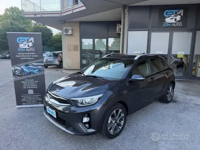 Usata Kia Stonic 101 CV (74 kW) 2019 Grigio SUV