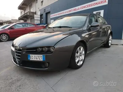 Occasion Alfa Romeo 159 Exclusive 150 ch (110 kW) 2008 Gris Berline