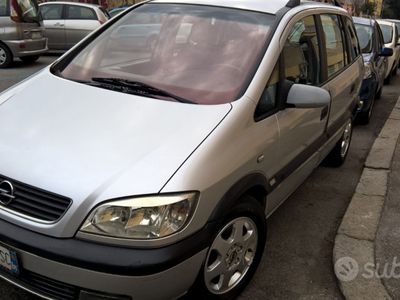 usata Opel Zafira 1,8 Gpl automatica