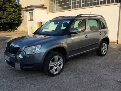 Usata Skoda Yeti Ambition 105 CV (77 kW) 2012 Grigio SUV