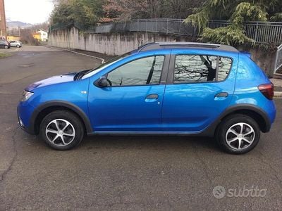 Usata Dacia Sandero Stepway 90 CV (66 kW) 2018 Blu Berlina