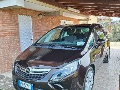 Usata Opel Zafira 150 CV (110 kW) 2015 Marrone Monovolume