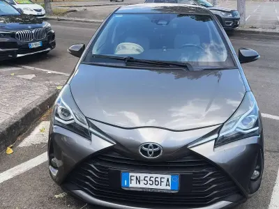 Usata Toyota Yaris Active 69 CV (50 kW) 2018 Berlina