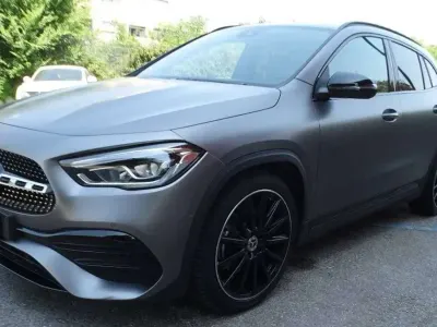Usata Mercedes GLA200 Premium 150 CV (110 kW) 2022 Grigio SUV