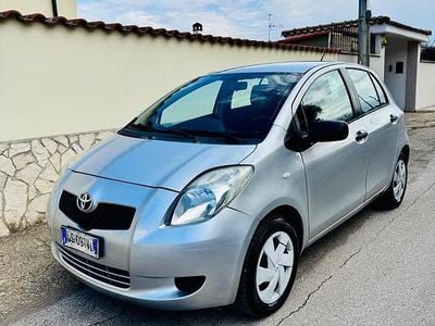 Usata Toyota Yaris 69 CV (50 kW) 2008 Grigio Utilitaria