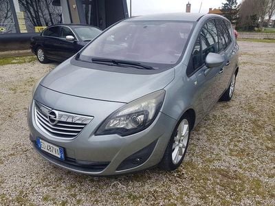 Usata Opel Meriva 101 CV (74 kW) 2010 Gray Monovolume