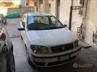 usata Fiat Punto turbodiesel 3 porte SX