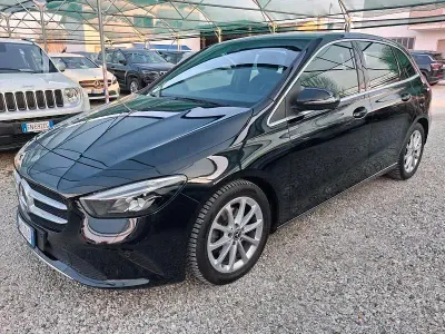 Usata Mercedes B180 116 CV (85 kW) 2020 Nero Utilitaria