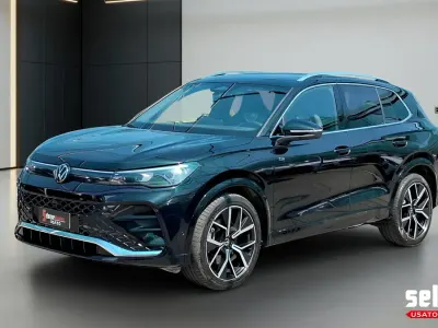 Usata VW Tiguan R-line 150 CV (110 kW) 2024 Deep black perlato SUV