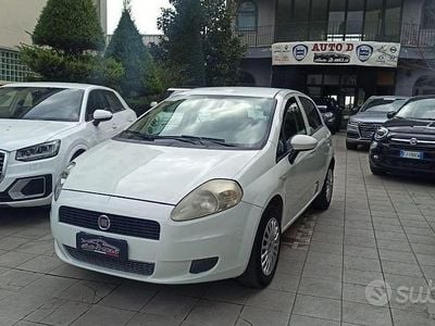 Usata Fiat Grande Punto 77 CV (56 kW) 2010 Bianco(met.) Utilitaria