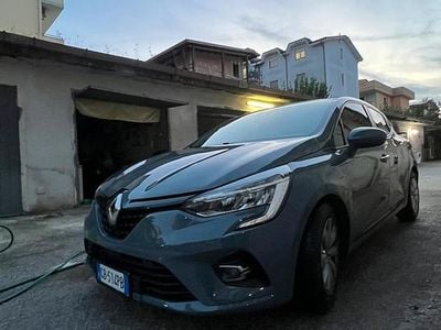 Usata Renault Clio V Intens 101 CV (74 kW) 2020 Grigio Berlina