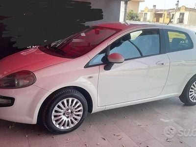Usata Fiat Punto 69 CV (50 kW) 2011 Utilitaria