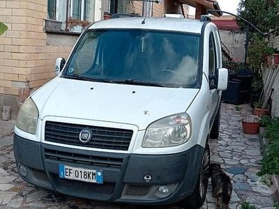 Usata Fiat Doblò 105 CV (77 kW) 2010 Bianco Monovolume