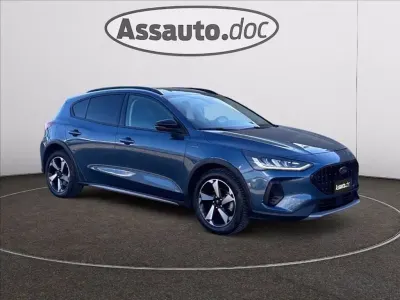 Usata Ford Focus Active 125 CV (91 kW) 2022 Blu metallizzato SUV