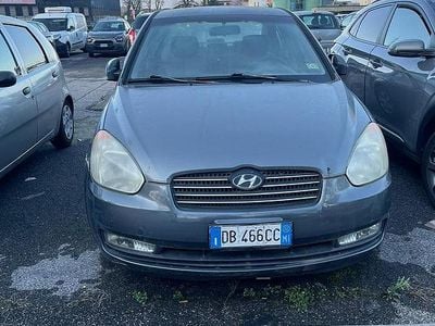 Usata Hyundai Accent 88 CV (64 kW) 2006 Grigio Berlina