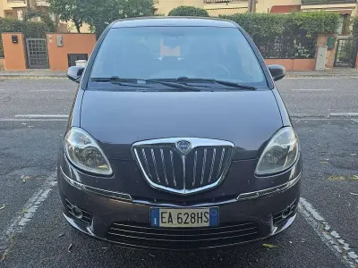 Usata Lancia Musa 77 CV (56 kW) 2010 Bronzo Monovolume