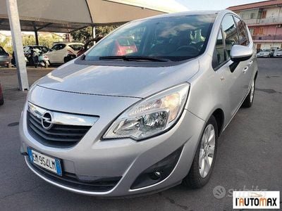 Argento Usata 2012 Opel Meriva S Monovolume | 5900 € (Molto cara)