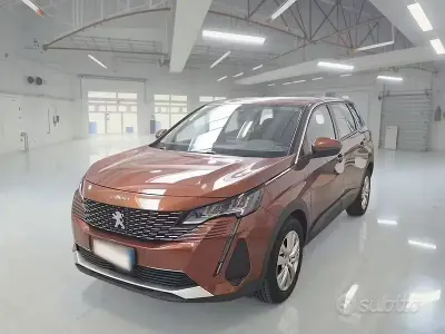 Usata Peugeot 5008 Business-Line 131 CV (96 kW) 2021 Marrone SUV