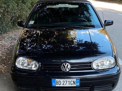 Usata VW Golf 101 CV (74 kW) 2019 Nero Cabrio
