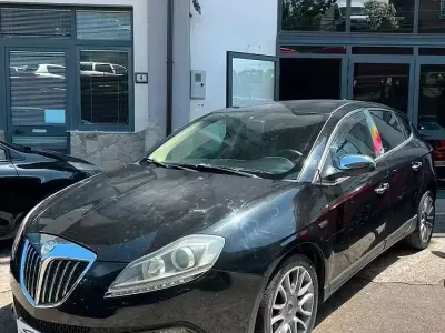 Usata Lancia Delta 120 CV (88 kW) 2011 Nero Utilitaria