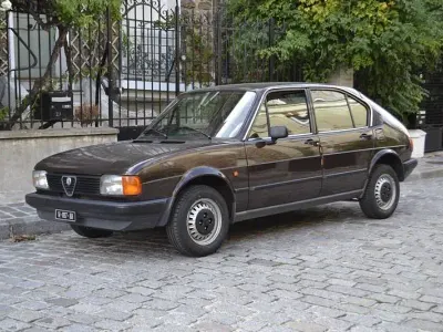 Usata Alfa Romeo Alfasud 63 CV (46 kW) 1981 Marrone Berlina