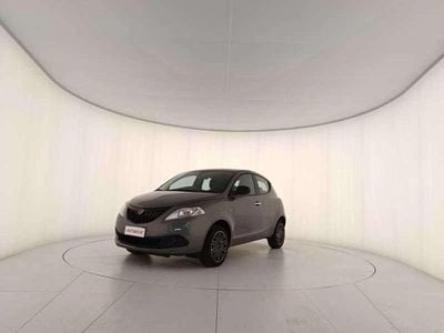 Usata Lancia Ypsilon 70 CV (51 kW) 2024 Grigio Utilitaria