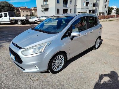 Begagnad Ford B-MAX 75 HK (55 kW) 2013 Minibuss