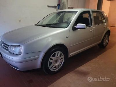 Usata VW Golf IV 101 CV (74 kW) 2002 Grigio Berlina